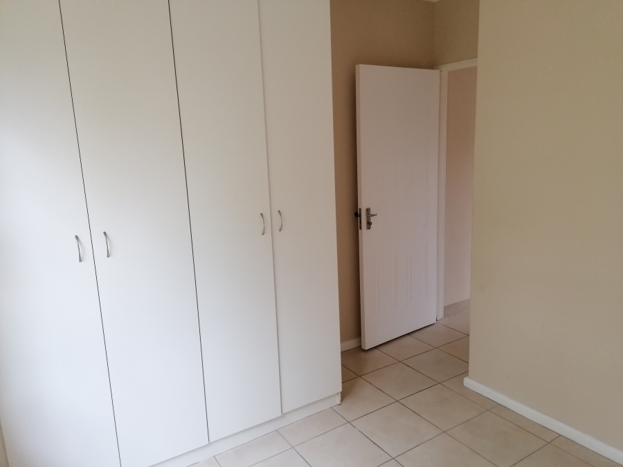 To Let 2 Bedroom Property for Rent in Buh Rein Estate Western Cape